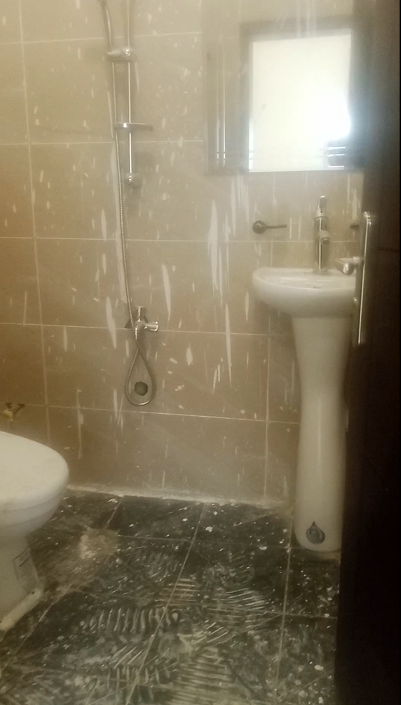 room toilet kitchen for rent in untarred malingo buea