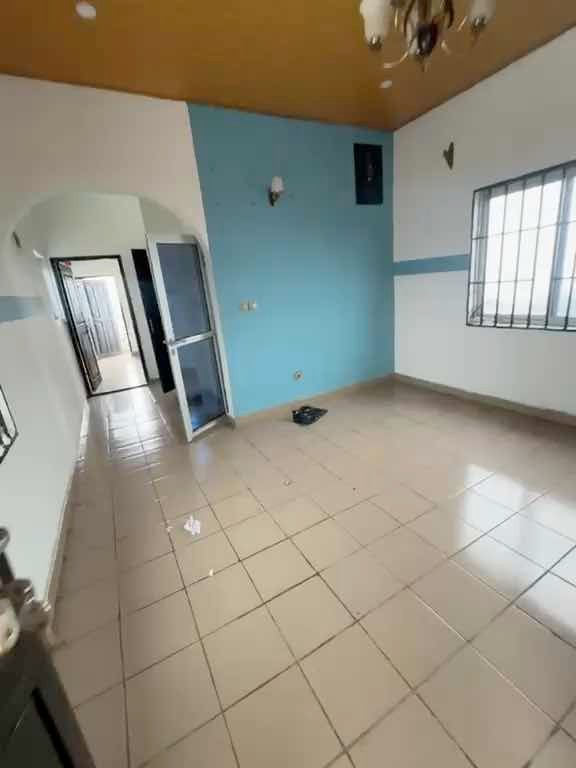 room toilet kitchen in dirty south buea