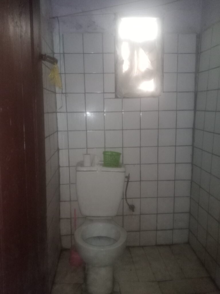 room toilet for Rent in Tarred Malingo, Molyko, Buea