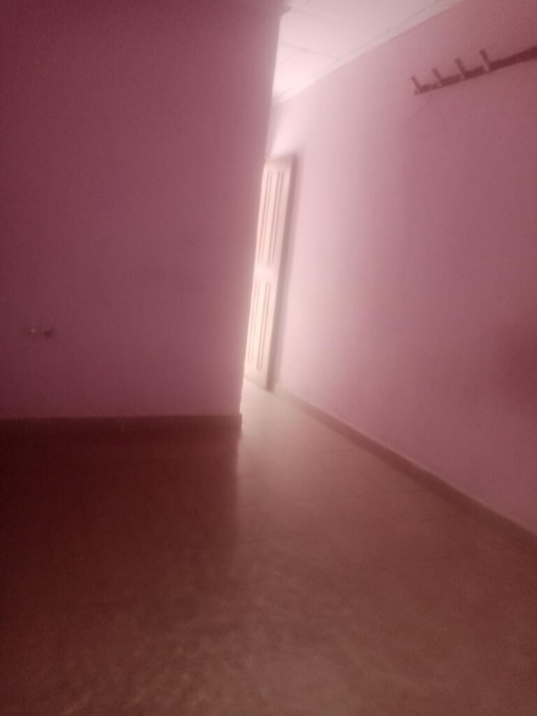 comfortable room toilet kitchen for rent in tarred malingo molyko buea