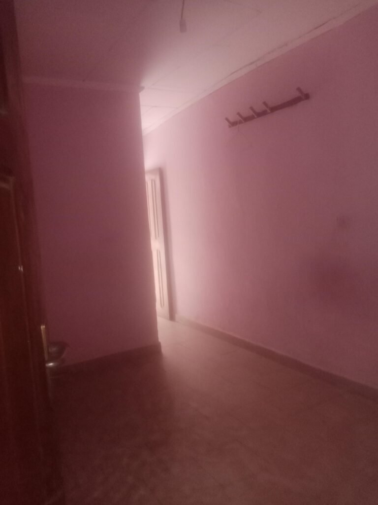 comfortable room toilet kitchen for rent in tarred malingo molyko buea