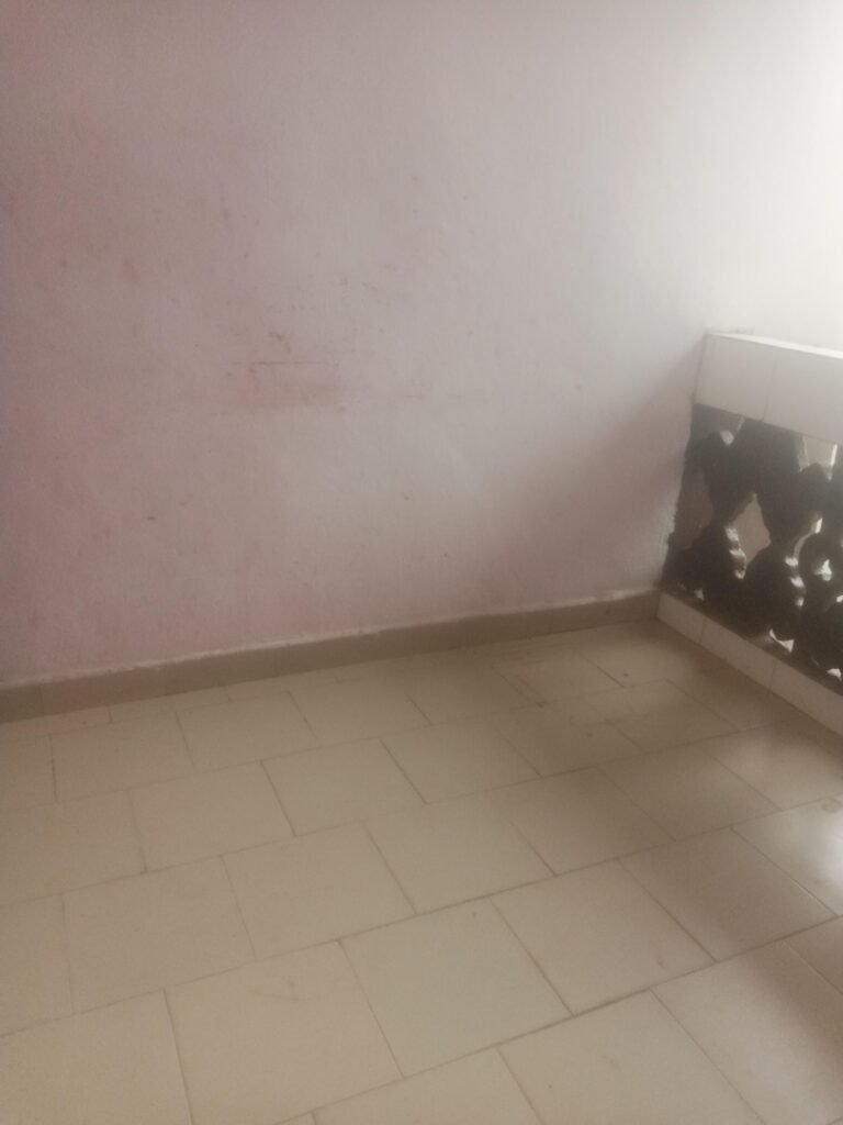 comfortable room toilet kitchen for rent in tarred malingo molyko buea