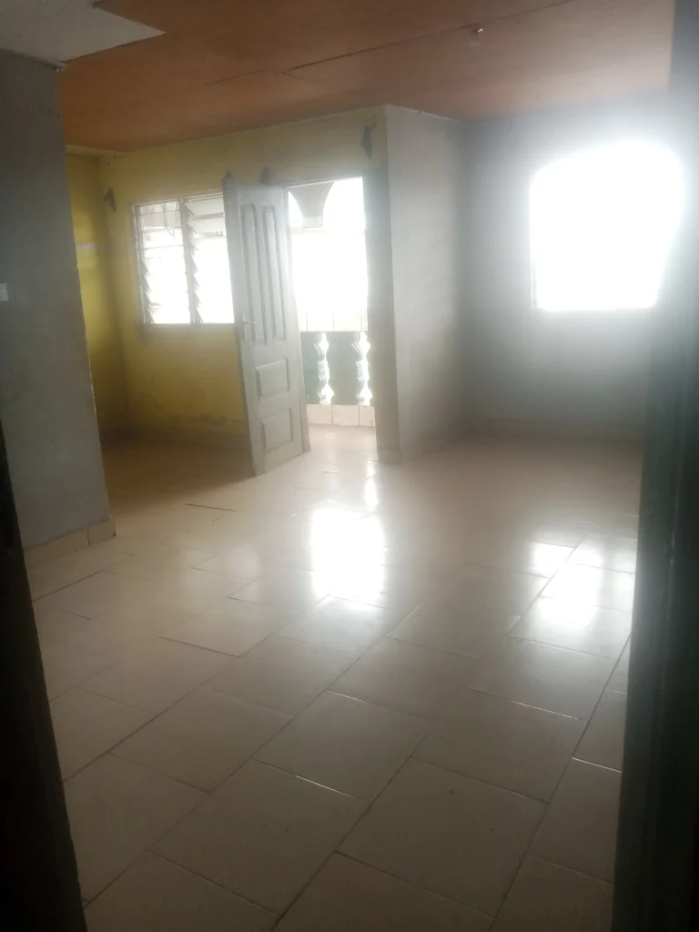 Apartment for rent in mayor street, Buea